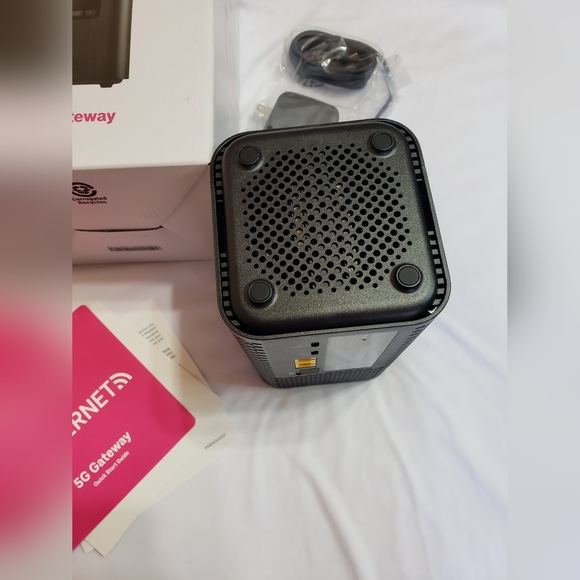 T-Mobile/MetroPCS ARC KVD21 5G Home Internet WI-FI Gateway in Black - Picture 7 of 10